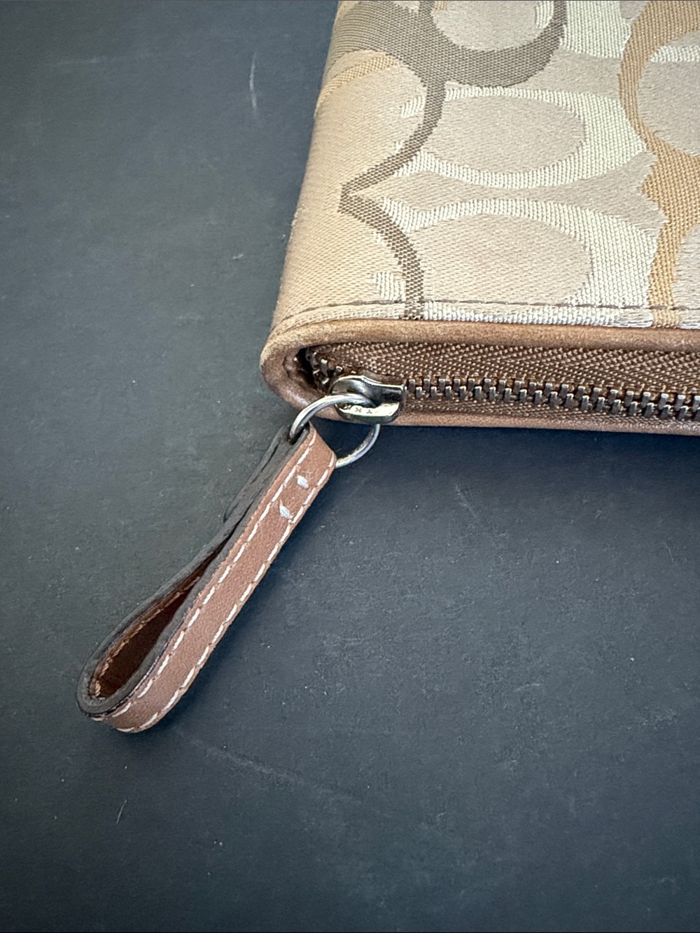 Coach Chelsea Zip Wallet - Picture 3 of 10